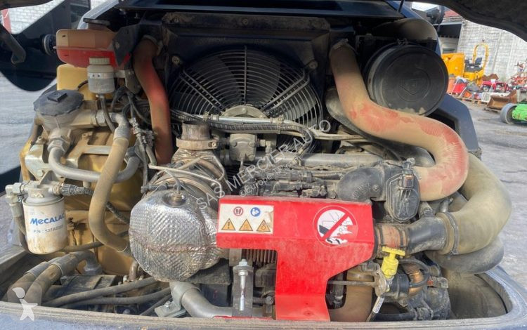 Incarcator  chargeuse a tourelle articulee diesel