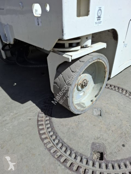 منصة تلسكوبية Genie GS-4047