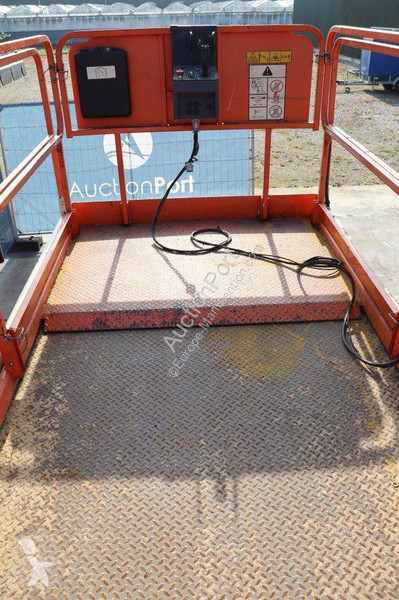 Piattaforma aerea JLG