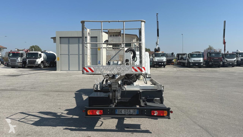منصة تلسكوبية Nissan 35.11 MX 170