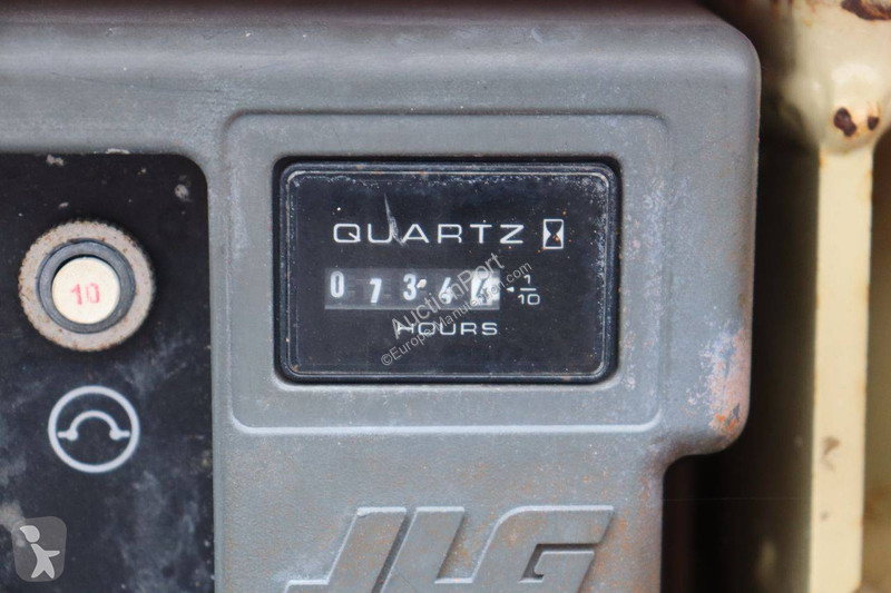 منصة تلسكوبية JLG