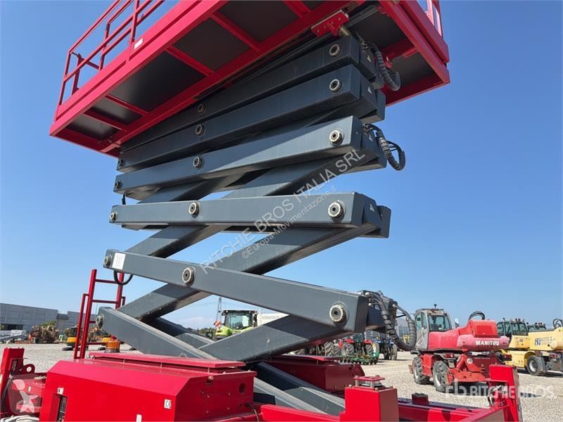 Автовишка Magni DS2223RTP 4x4 Scissor Lift...