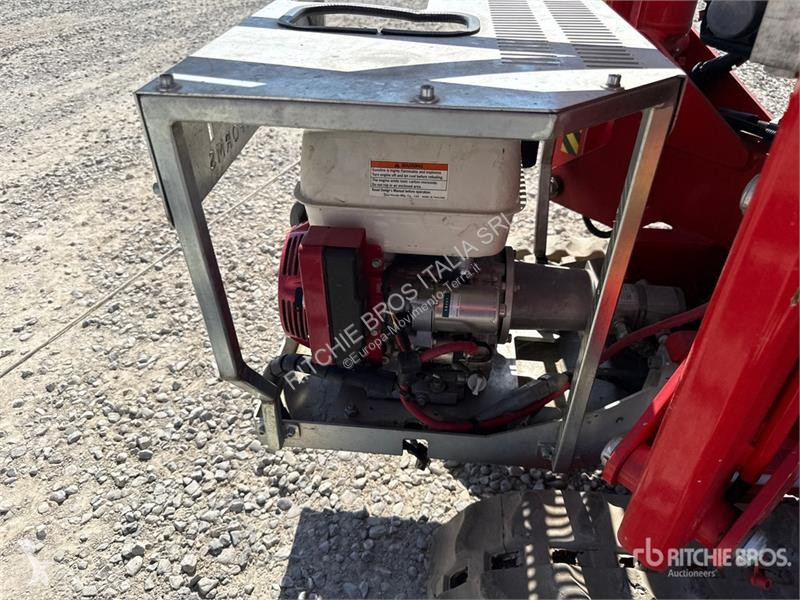 R160 Crawler Articulating Boom Lift aerial...