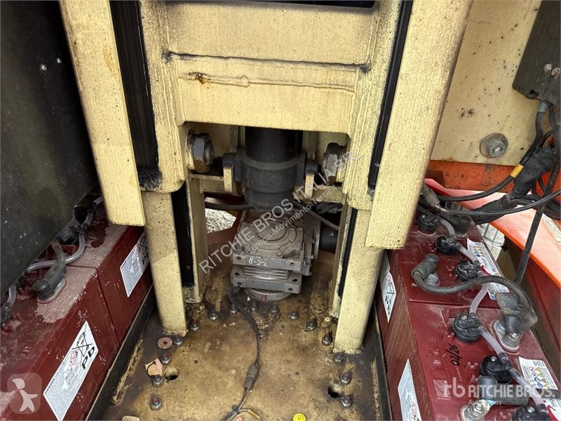 升降机 JLG 12E Vertical Mast Lift