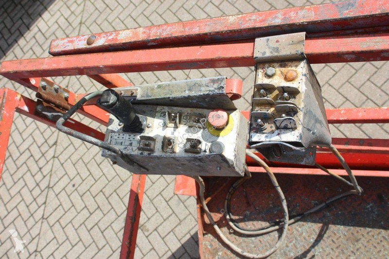 Plataforma elevadora Skyjack SJ6832RT