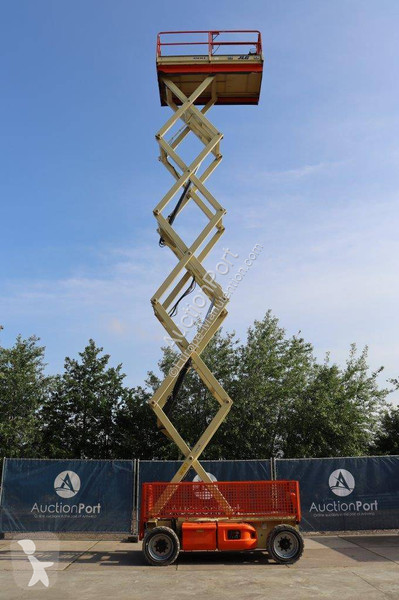 Piattaforma aerea JLG