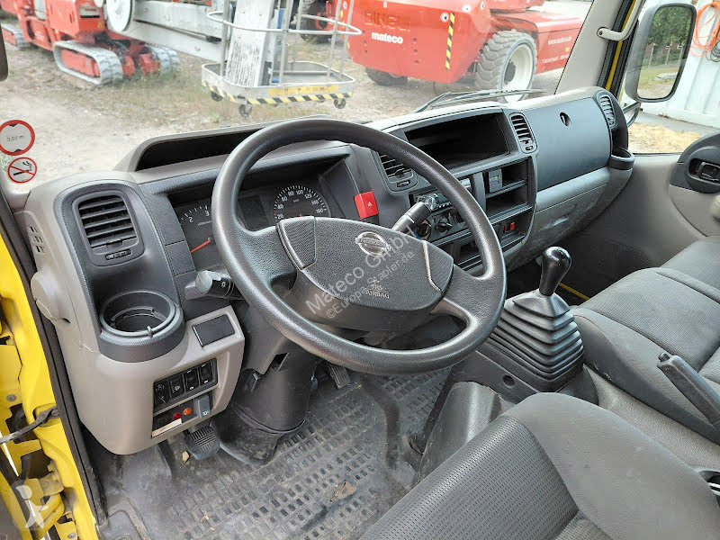 Nacelle Ruthmann TBR 220 / NISSAN CABSTAR