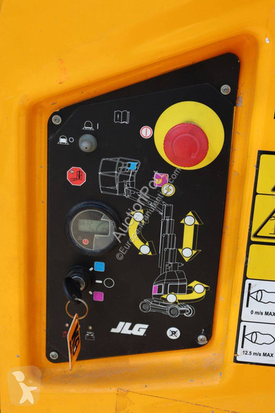 JLG 8E aerial platform
