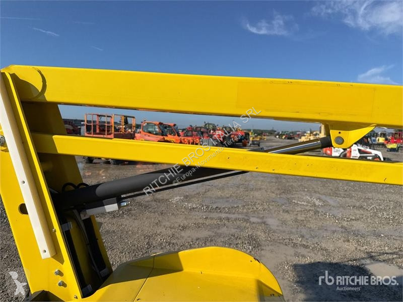 升降机 Airo A12E Electric Articulating Boom Lift