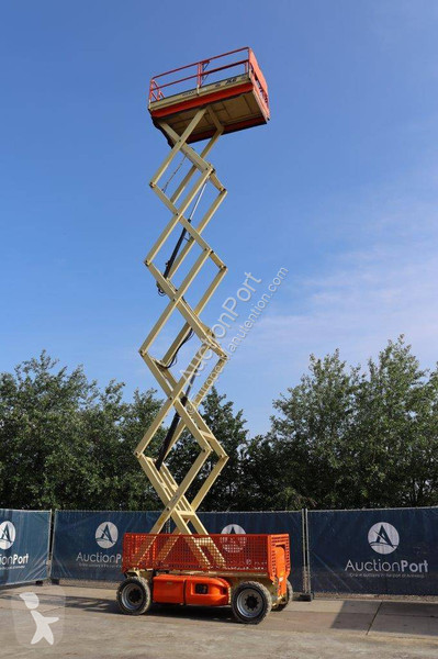 Piattaforma aerea JLG