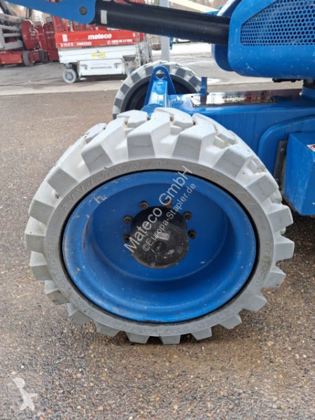 منصة تلسكوبية Niftylift HR17 HYBRID 4X4