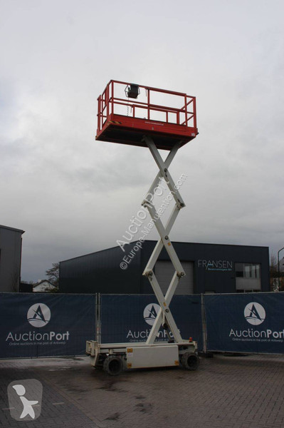Plataforma elevadora Hollandlift MONOSTAR Y-64EL14