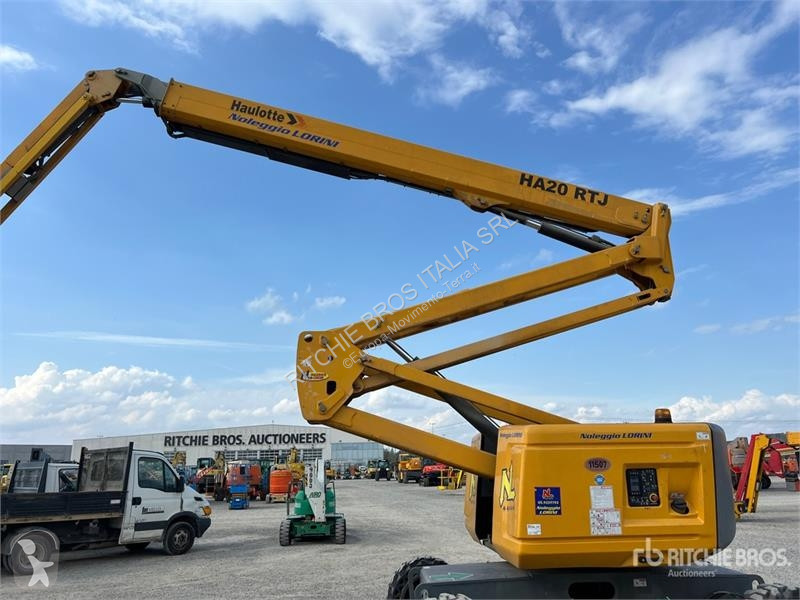Plataforma elevadora Haulotte HA20RTJ Diesel...