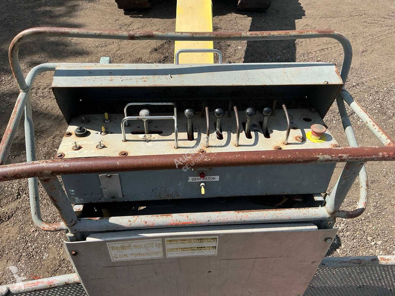 Plataforma elevadora Aichi SR210