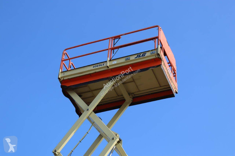 Piattaforma aerea JLG