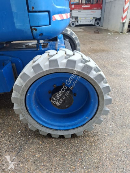 منصة تلسكوبية Niftylift HR17 HYBRID 4X4