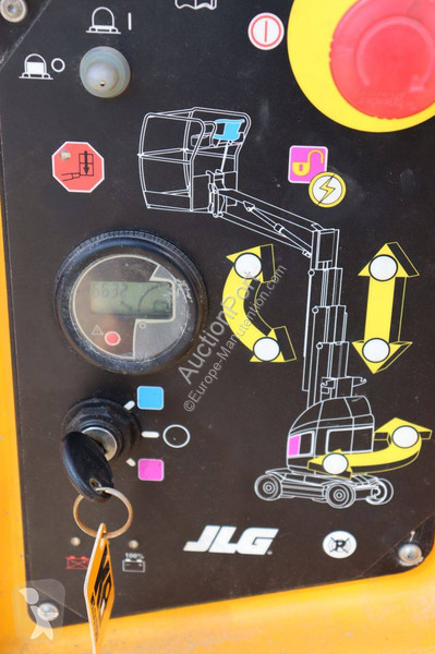 JLG 8E aerial platform