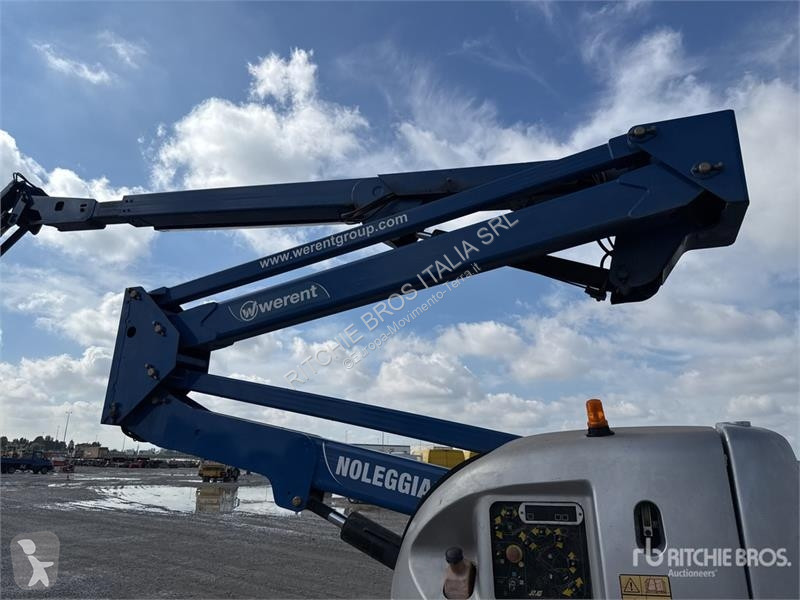 Plataforma JLG Articulating Boom Lift