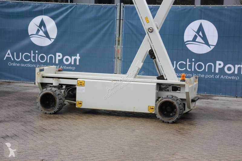 Plataforma elevadora Hollandlift MONOSTAR Y-64EL14
