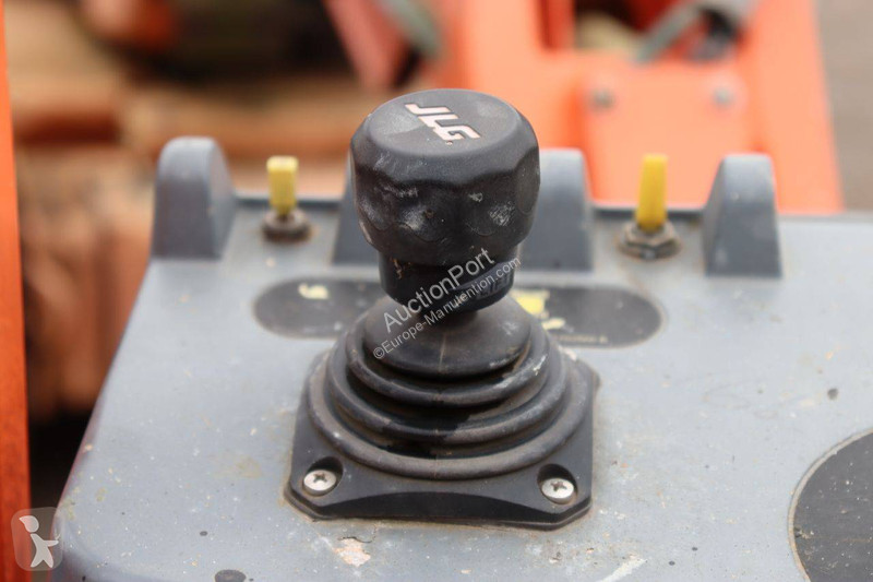 Plataforma elevadora JLG