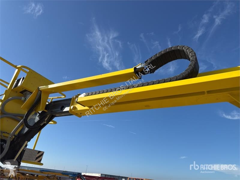 升降机 Airo A12E Electric Articulating Boom Lift