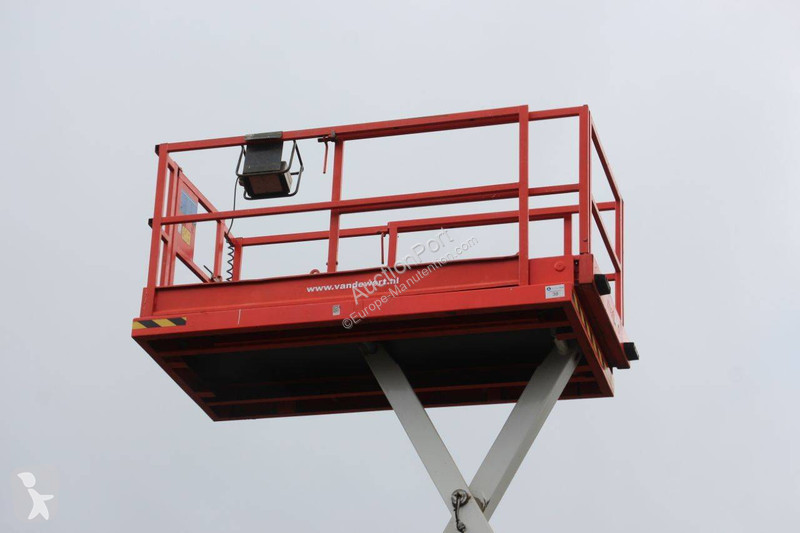 Plataforma elevadora Hollandlift MONOSTAR Y-64EL14