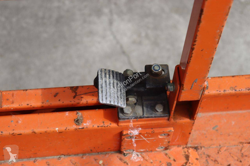 Piattaforma aerea PB PB S140-12EC