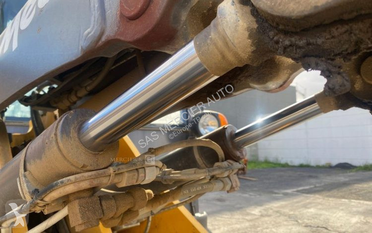 Incarcator  chargeuse a tourelle articulee diesel