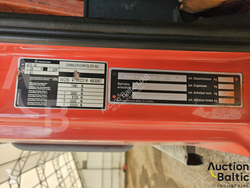 Lift Mercedes 815