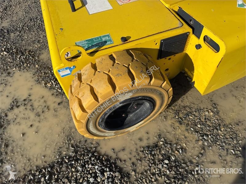 升降机 Airo A12E Electric Articulating Boom Lift