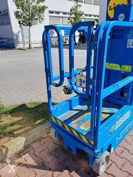 Vysokozdvižná plošina Genie GRC 12