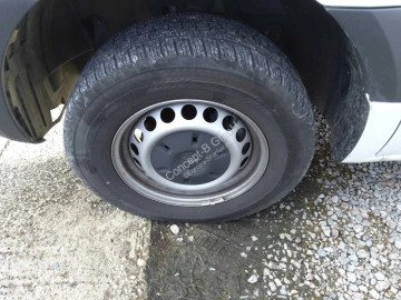 Utilitaire nacelle Mercedes