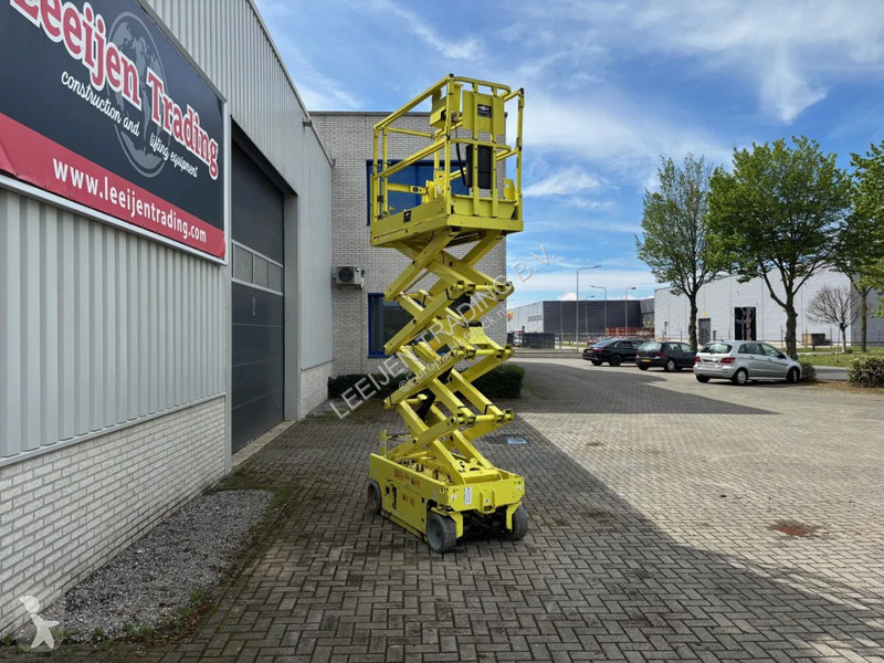 Nacelle Genie Electric scissorlift 2008 Year
