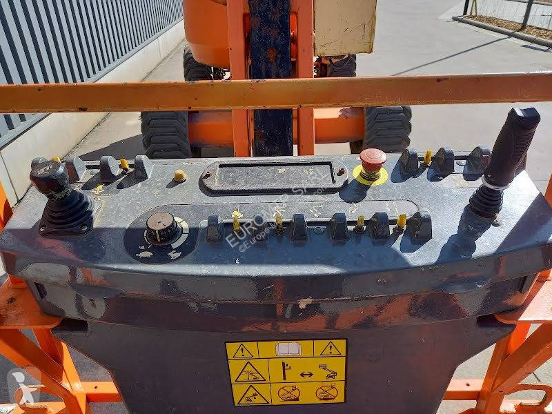Piattaforma aerea JLG 450AJ SII