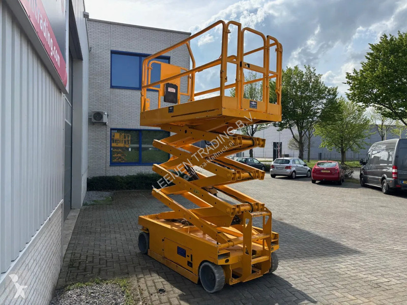Nacelle Genie Electrical scissorlift 2005 Year