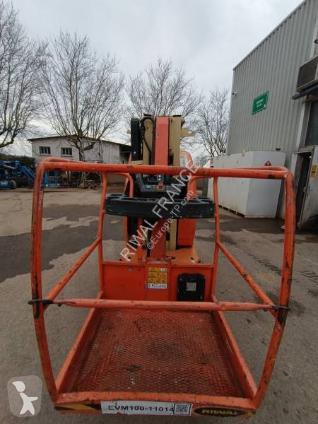 Piattaforma aerea JLG T10E