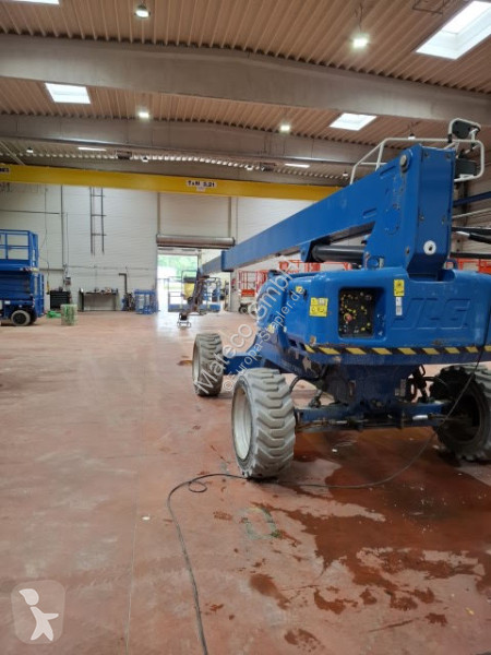 Piattaforma aerea JLG