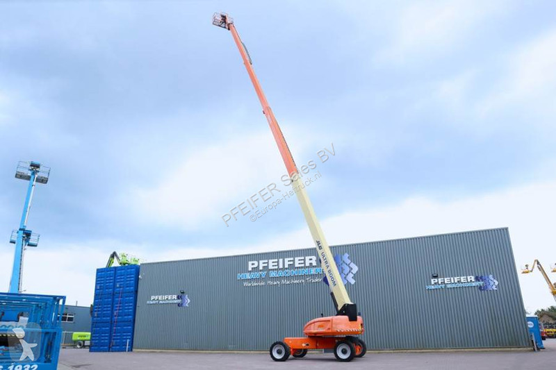 JLG Diesel, 4x4 Drive And 4-Wheel Steering, 43...