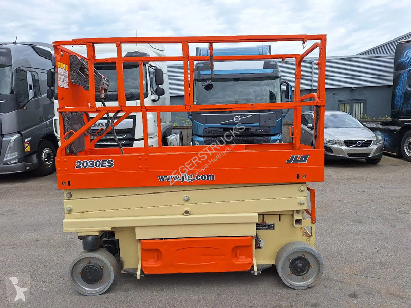Piattaforma aerea JLG