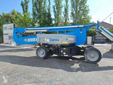Nacelle automotrice articulée télescopique Genie