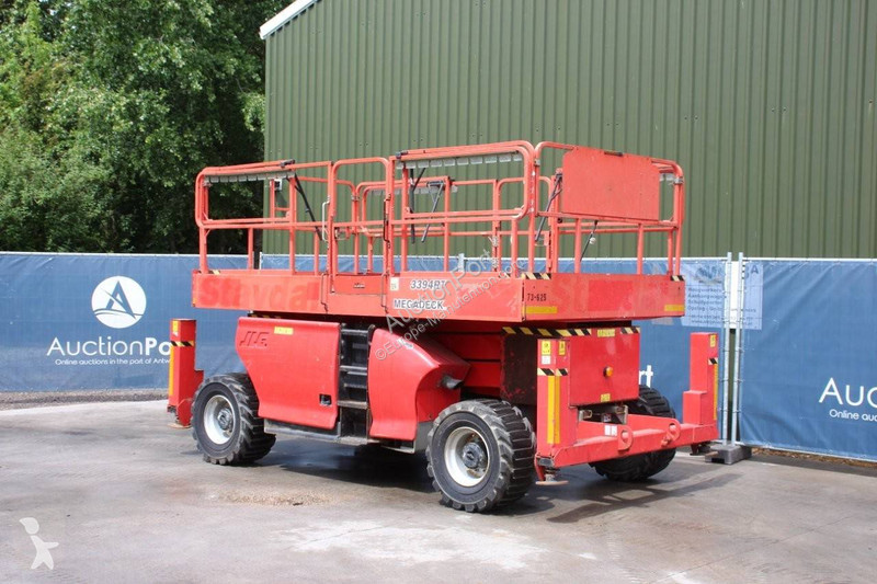 Piattaforma aerea JLG