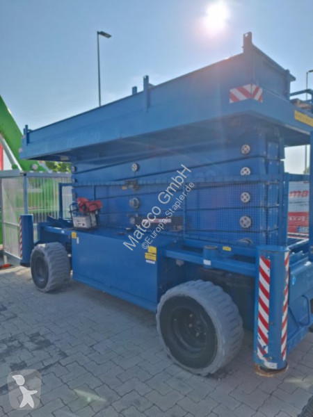 منصة تلسكوبية Hollandlift HL-220 D25 4WD/P/N