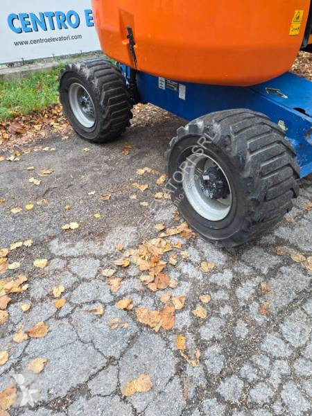 Piattaforma aerea JLG 450 AJ