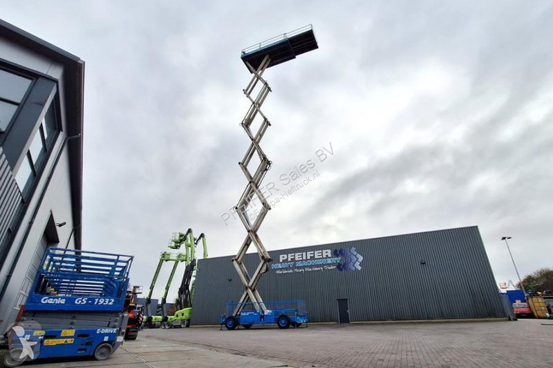 منصة تلسكوبية Hollandlift Megastar G-300DL30/S...