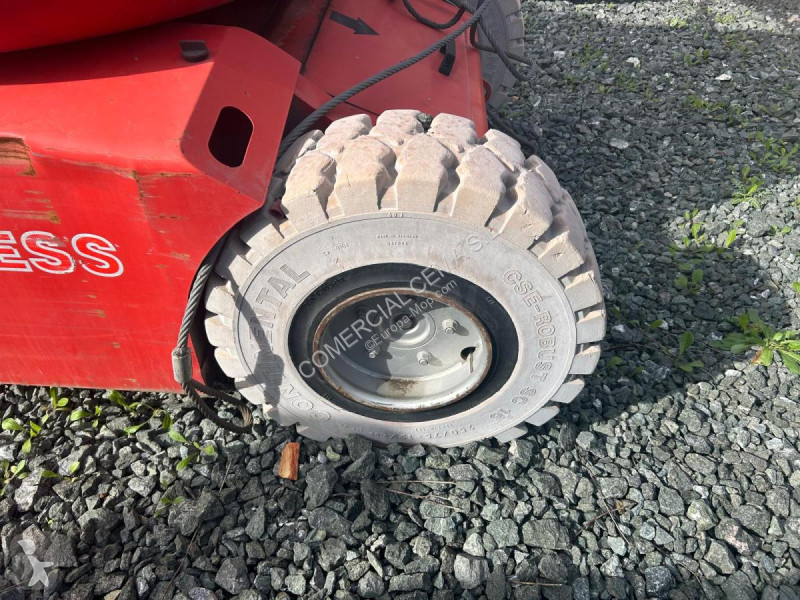 منصة تلسكوبية Manitou  171 AET