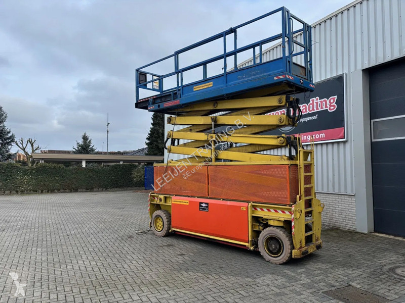 منصة تلسكوبية German Standard Lift S205...