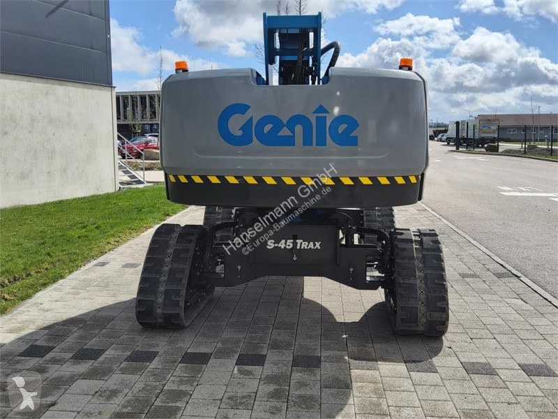 منصة تلسكوبية Genie TraX