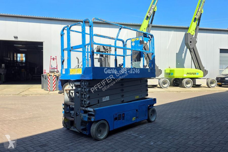 منصة تلسكوبية Genie GS3246 Electric, Working...