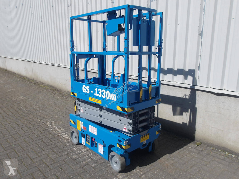 منصة تلسكوبية Genie GS-1330M