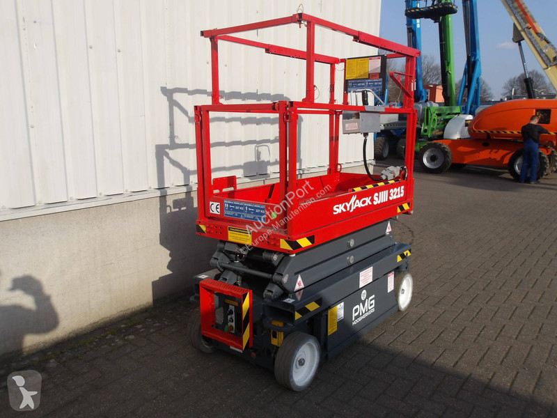 منصة تلسكوبية Skyjack SJ3215